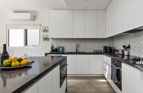 Hepburn Springs House | Roxy on Church - well equipped stylish house with views!