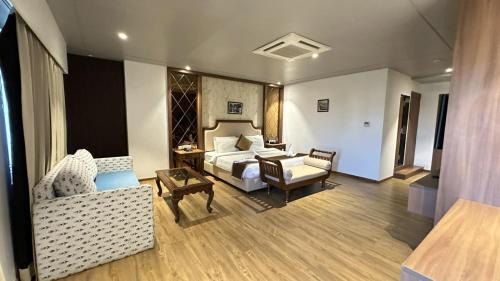 Udaipur District Hotel | Royal Aravali Udaipur
