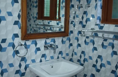 Laripora House | Royal Galaxy Pahalgam