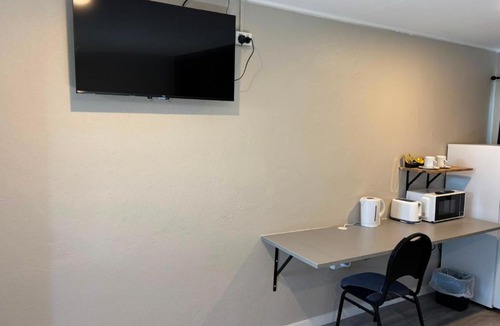 Yaamba Hotel | Royal oak motel