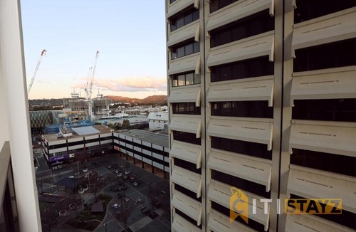 Phillip Apartment | Ruby Red, 1Bd 1Bth Apt - Woden CBD