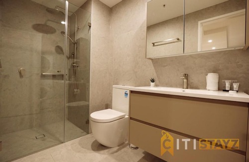Phillip Apartment | Ruby Red, 1Bd 1Bth Apt - Woden CBD
