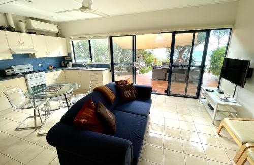 Emu Bay House | Rumah Pantai