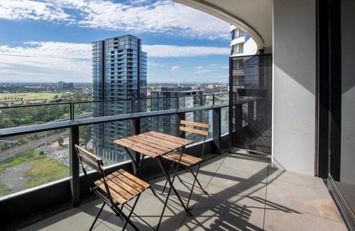 Footscray Apartment | Run Above It All Pool, Gym & Skyline Views
