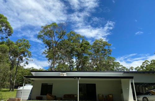 Landsborough House | Rural Self Contained 3 bedroom Cottage on acreage,