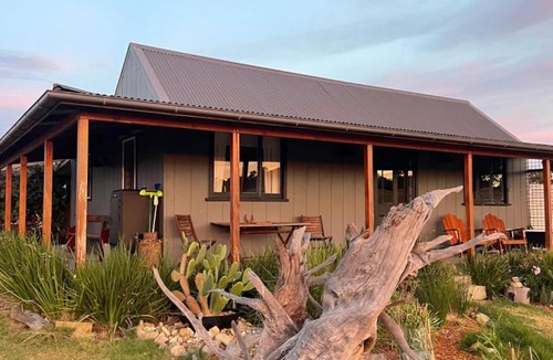 Emmaville Villa | Rust & Timber Farmstay