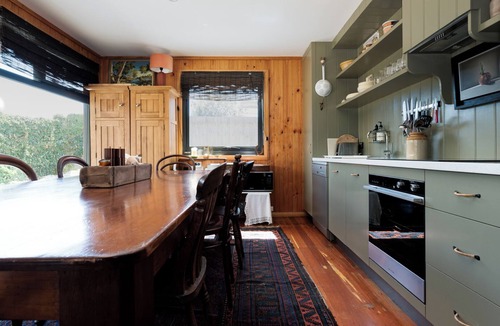 Low Head House | Rustic Barn by the Bay: Family Beachside Getaway