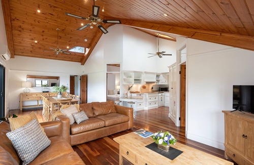 Pokolbin House | Rustic charm amongst the vines in Pokolbin