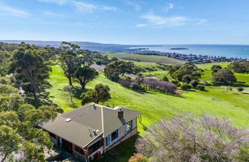 Waitpinga House | Rustic Cottage