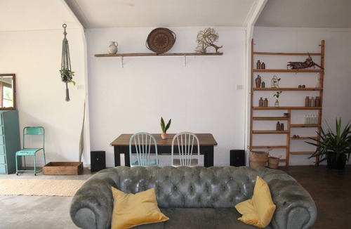 Iluka Apartment | Rustic romantic studio. The closest accommodation to Frazers Reef beach.