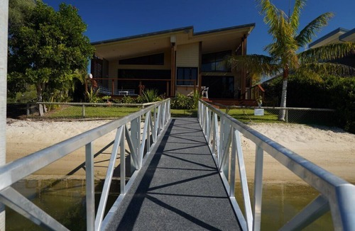Gold Coast House | Ryan's Holiday Beach House - your Island Waterfront Escape