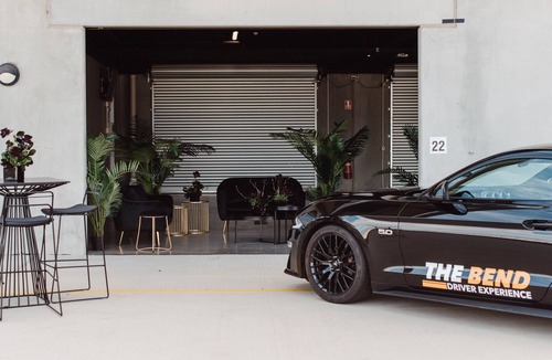 Seymour Hotel | Rydges Pit Lane Hotel