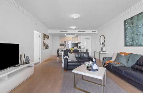 Brisbane Central Business District Apartment | RYEVA Stays - Free Parking, Pool, Gym & Sauna