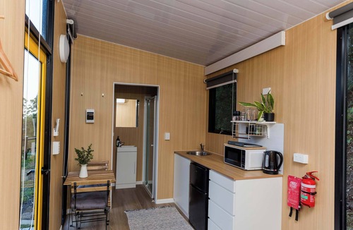 Lower Beechmont House | Saddle House by Tiny Away
