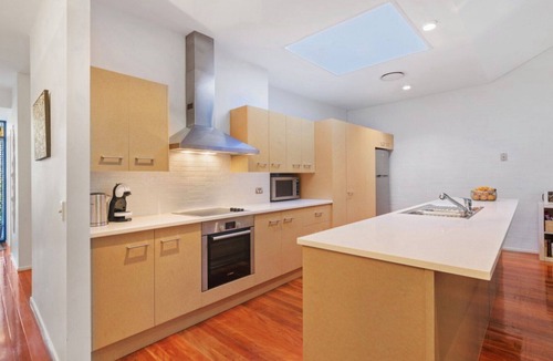 Pearl Beach House | SAILS @ PEARL WIFI FAMILY FRIENDLY