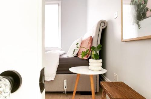 Geelong West House | Saint Brides - Steps to Pako
