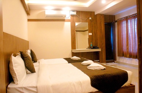 Hosur Hotel | Sakura Inn