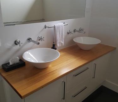 Narbethong Bed & Breakfast | Saladin Lodge