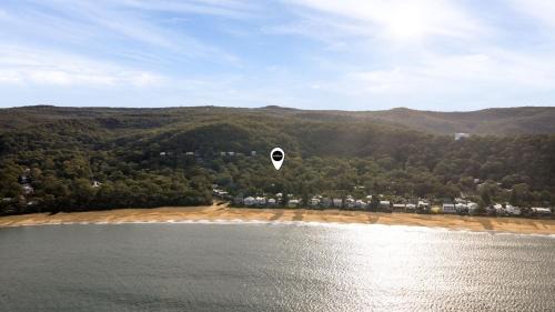 Pearl Beach House | Salt and Stone Modern Pearl Beach Stay 2 Mins to Ocean