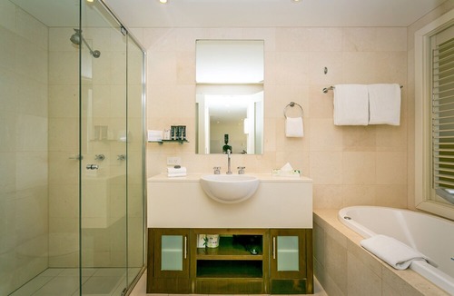 Kingscliff Apartment | Salt Beach - Relaxing 2 Bedroom Spa Suite - Wi-Fi Included!