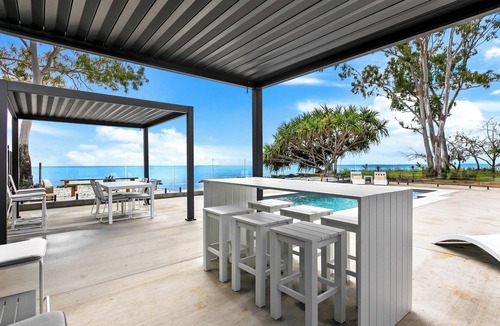 Traviston Apartment | Salt & Stone Villa on the beach - Villa 4 of 4