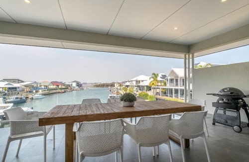 Halls Head House | Sanctuary Cove I Private Properties