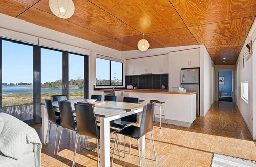 Swansea House | Sanctuary View