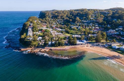Avoca Beach House | Sandalwood