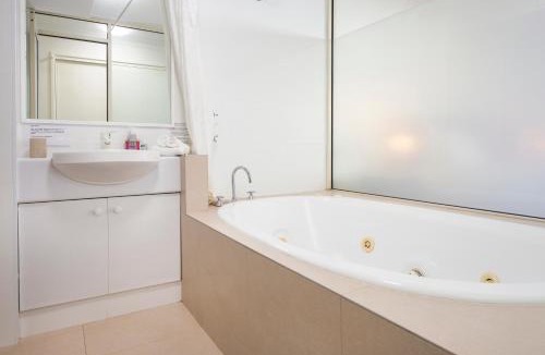Broadwater Apartment | Sandbar Cape View Resort