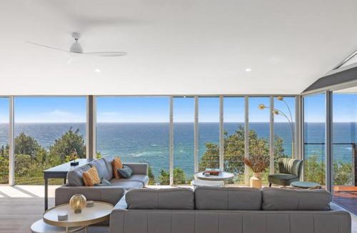 Forresters Beach House | Sandcastle by Coast Hosting