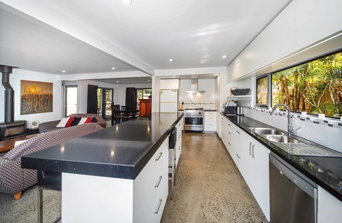 New Brighton House | Sandcastles- Absolute beach front