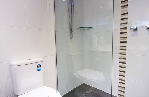 Noble Park Hotel | Sandown Regency