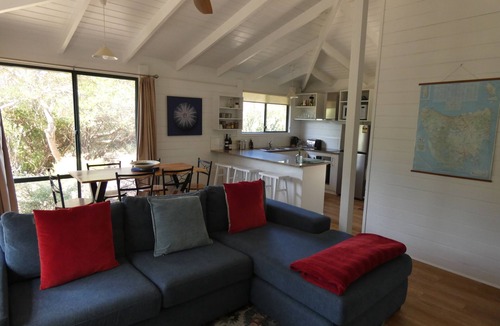 Douglas River Cottage | Sandpiper Ocean Cottages