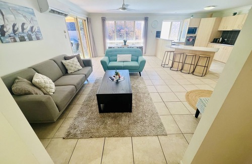 Sandstone Point House | Sandstone Point (SEQ) Bribie Holidays Family Home, pet friendly