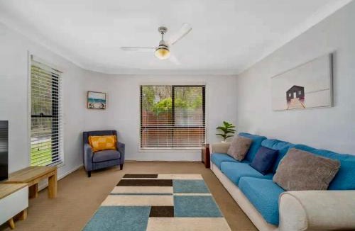 Sandstone Point House | Sandstone Pt Pet friendly 4-bedroom home