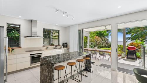 Trinity Beach House | Sandveil Absolute Beachfront Access House