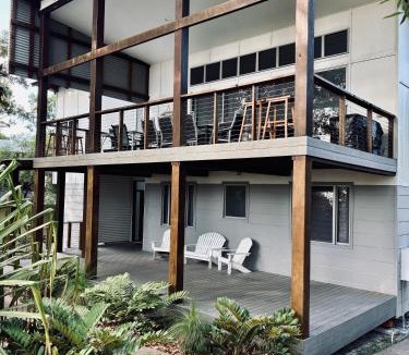 Kingfisher Bay House | Sandy Escape Holiday House Kingfisher Bay Resort K gari Fraser Island