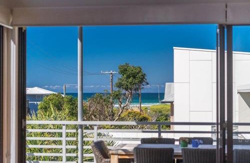 North Creek House | Sandy Feet
