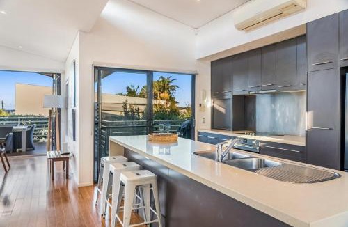North Creek House | Sandy Feet