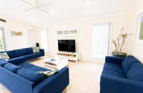 Wooli House | Sandy Feet