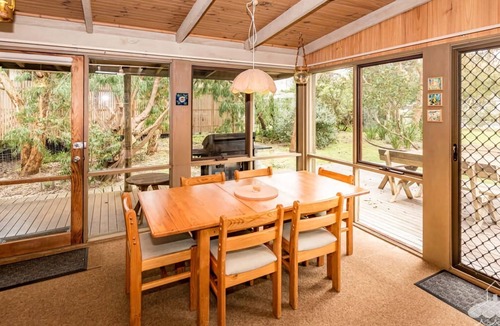 Sandy Point House | Sandy Point Log Cabin