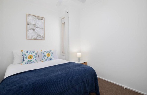 Newcastle East Apartment | 'Sandy Shores' A Spacious Newcastle Beach Escape
