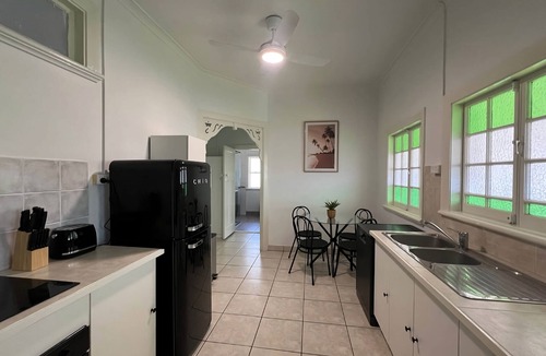 Ingham Hotel | Sans Souci Apartments