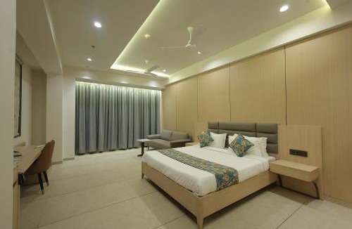 Valsad Hotel | Sarju Palace
