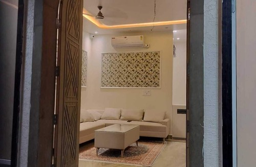 Mathura Hotel | Savadhani Place