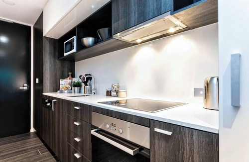 St Kilda Apartment | Sawyer - Quiet Bamboo retreat *Wi-Fi Parking