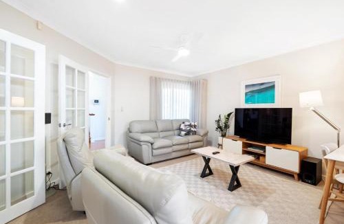 Scarborough House | Scarborough Central - Ocean Glimpse Retreat