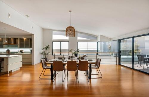 Scarborough House | Scarborough Coastal Getaway Ocean Views & Pool