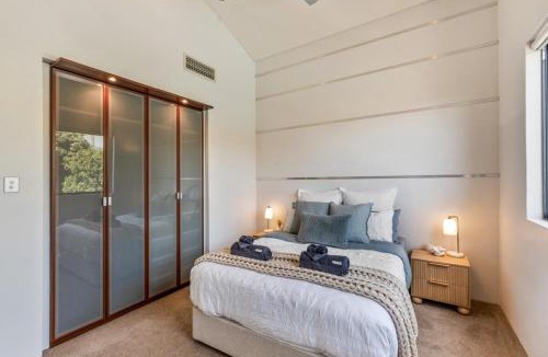 Scarborough House | Scarborough Coastal Getaway Ocean Views & Pool