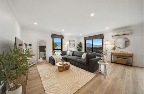 Risdon House | Scenic Risdon Retreat Near Hobart CBD & Deck Views Family Friendly Stay